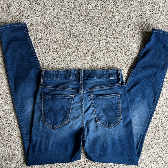 MOTHER sz 26 High Waisted Looker Faster wash - Picture 6 of 7